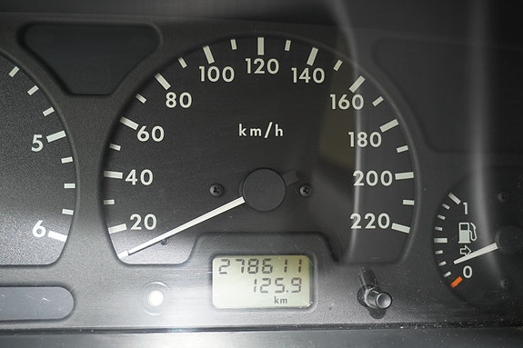 Land Rover Discovery 30 of 30