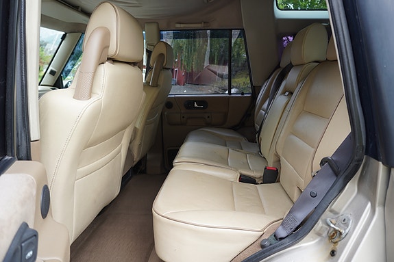 Land Rover Discovery 11 of 30