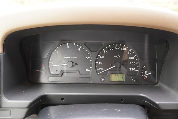 Land Rover Discovery 29 of 30