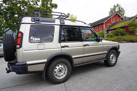Land Rover Discovery 8 of 30