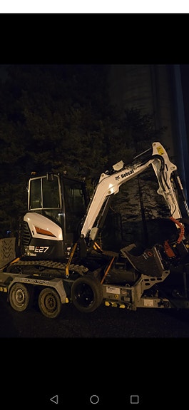 Bobcat E27 med rotortilt, klype, pigg etc til leie 4 of 5