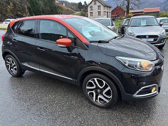 Renault Captur 3 of 5