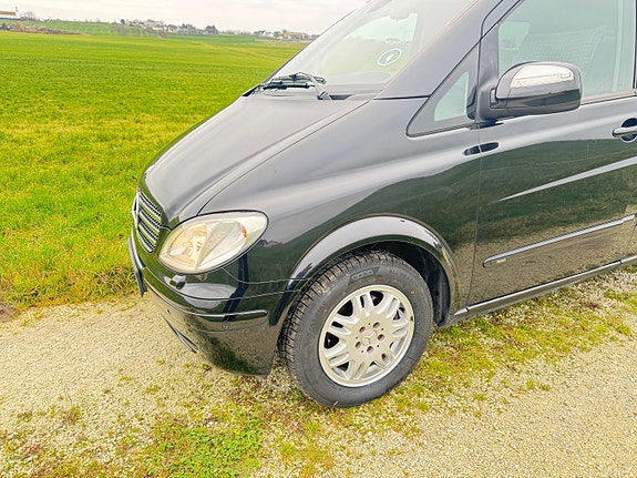 Mercedes-Benz Viano 11 of 21