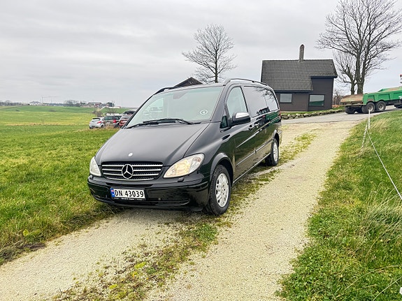 Mercedes-Benz Viano 10 of 21