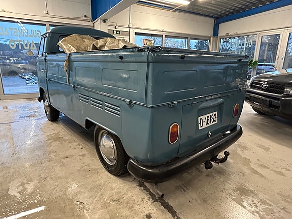 Volkswagen Transporter 9 of 13