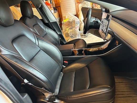 Tesla Model 3 12 of 24