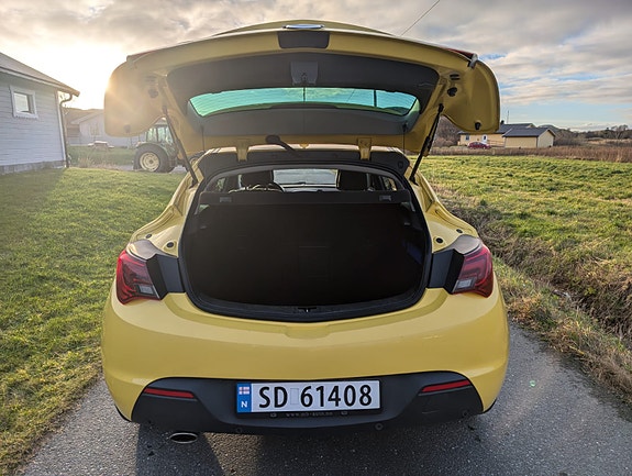 Opel Astra 13 of 16