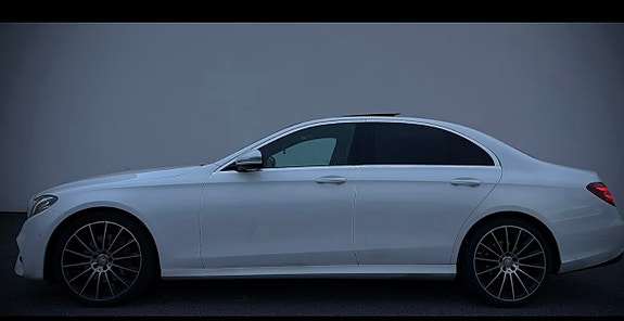 Mercedes-Benz E220 d 2 of 10