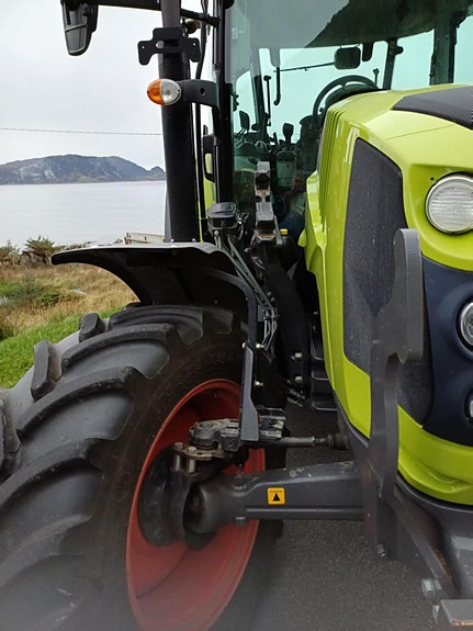 CLAAS Arion 440 5 of 5