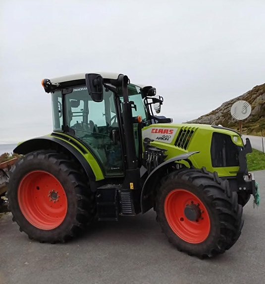 CLAAS Arion 440 2 of 5