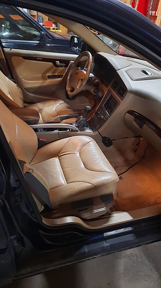 Volvo XC70 3 of 10