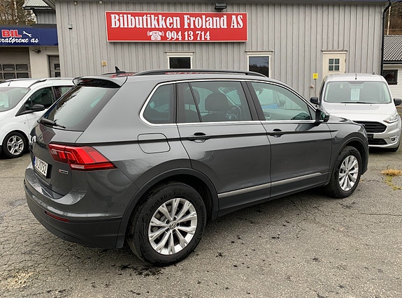 Volkswagen Tiguan 3 of 5