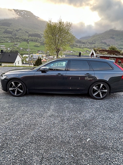 Volvo V90 10 of 27