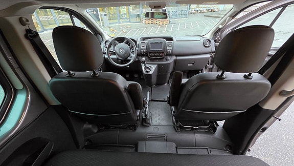 Opel Vivaro 11 of 20