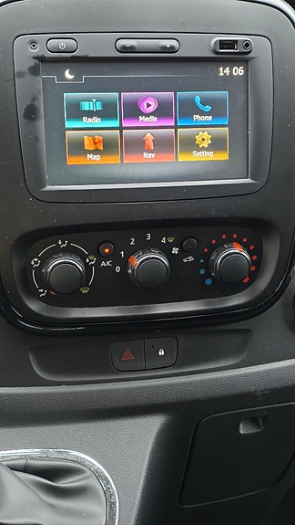 Opel Vivaro 17 of 20
