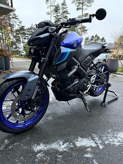 Yamaha MT-125 2 of 8