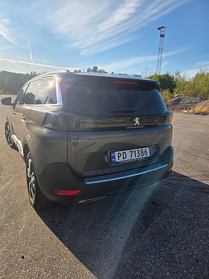 Peugeot 5008 2 of 15