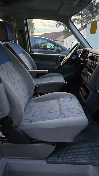 Volkswagen Multivan 8 of 28