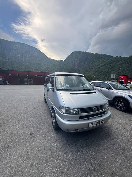 Volkswagen Multivan 2 of 28