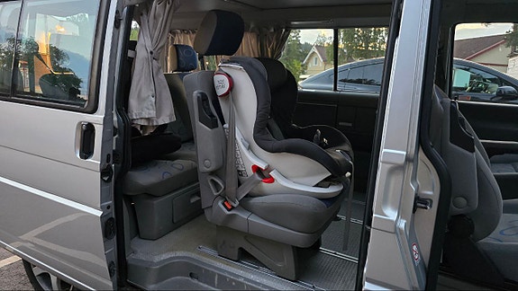 Volkswagen Multivan 9 of 28