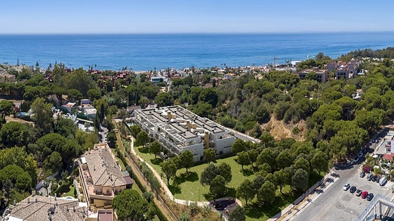Moderne toppleilighet i Elviria – 74 m² terrasse og to garasjeplasser