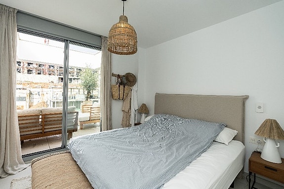 Moderne toppleilighet i Elviria – 74 m² terrasse og to garasjeplasser