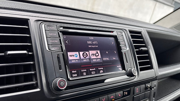 Volkswagen Caravelle 30 of 30