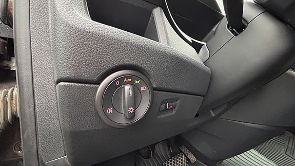 Volkswagen Caravelle 23 of 30
