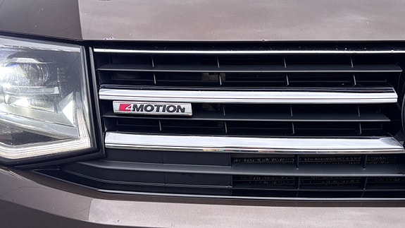 Volkswagen Caravelle 3 of 30