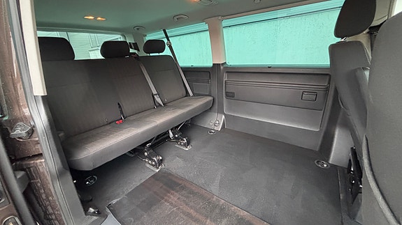 Volkswagen Caravelle 10 of 30