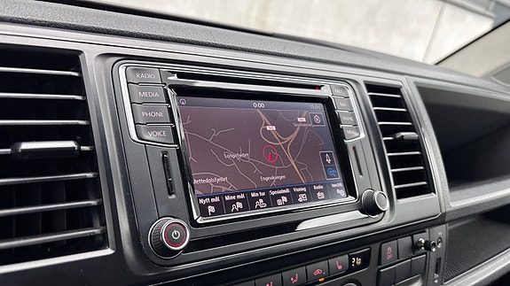 Volkswagen Caravelle 29 of 30