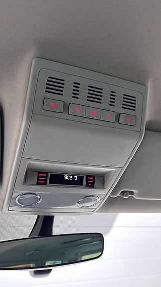 Volkswagen Caravelle 27 of 30