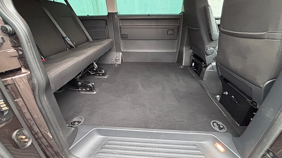 Volkswagen Caravelle 11 of 30