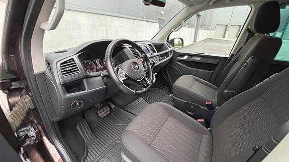 Volkswagen Caravelle 20 of 30