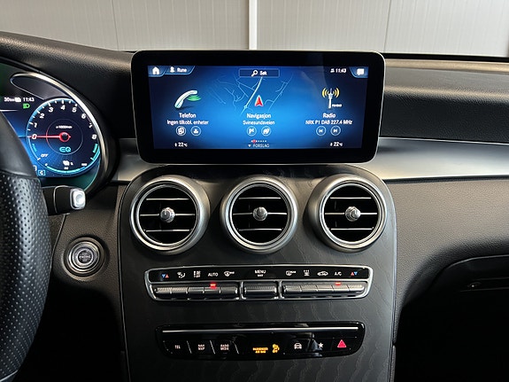 Mercedes-Benz GLC300 e 20 of 29