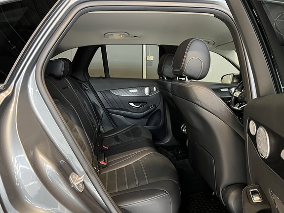 Mercedes-Benz GLC300 e 25 of 29