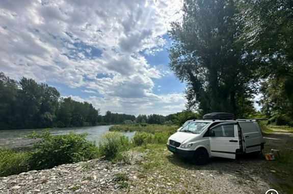 Mercedes-Benz Vito 111 2 of 22
