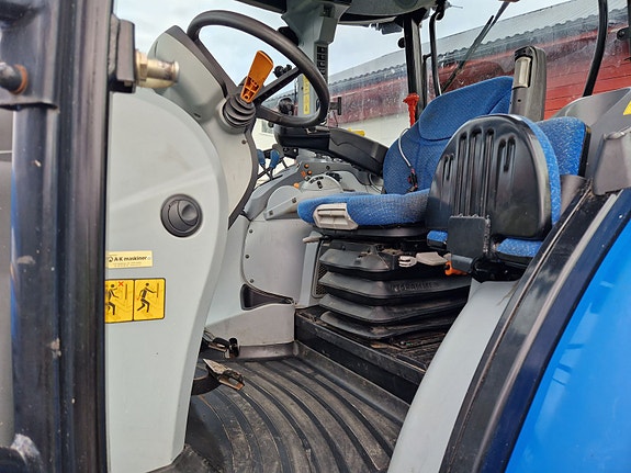New Holland T5.115 2014, kr 625 000,-