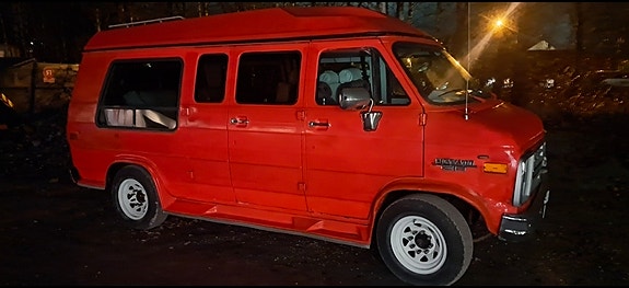 Chevrolet Van 2 of 5