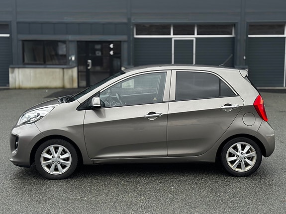 Kia Picanto 2 of 5