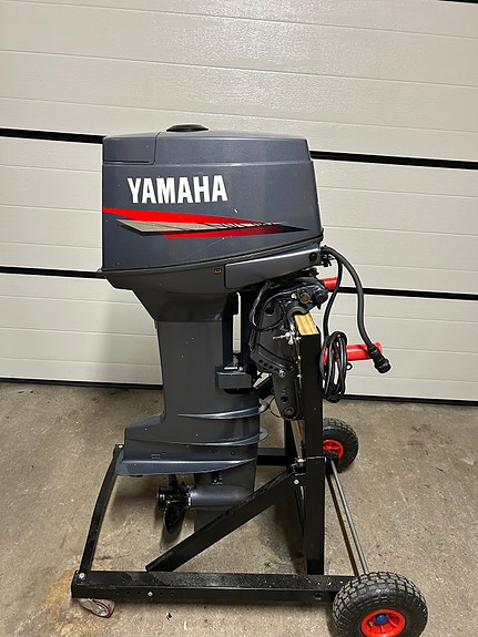 Yamaha 30 hk 3 syl DETO Lang stamme m/el.tilt og el.start autolube få gangtimer!