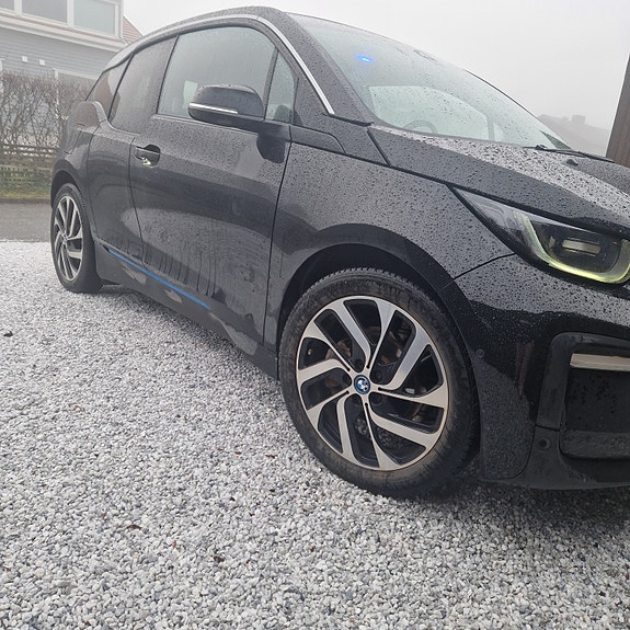 BMW i3 2 of 5