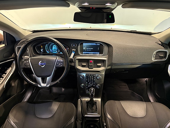Volvo V40 14 of 29