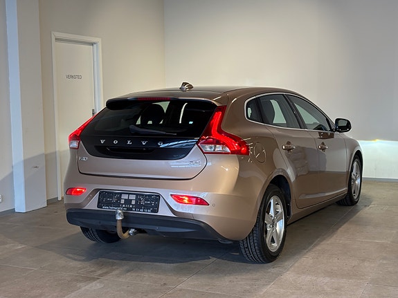 Volvo V40 27 of 29