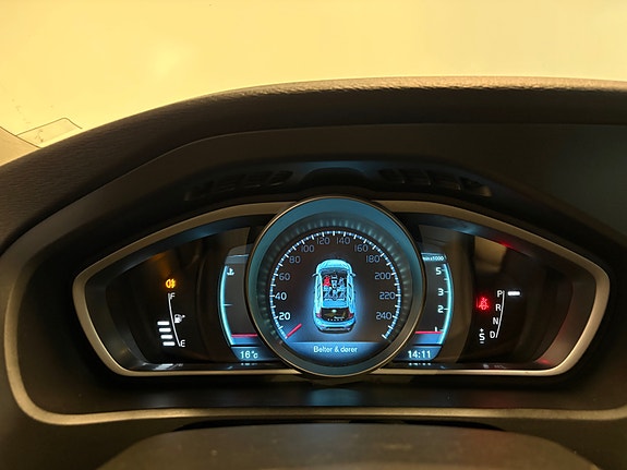 Volvo V40 19 of 29