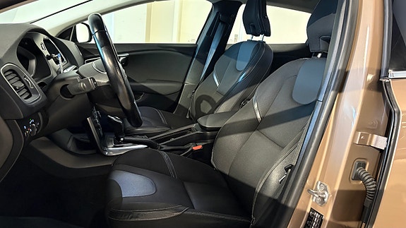 Volvo V40 9 of 29