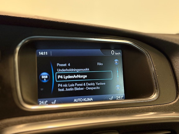 Volvo V40 23 of 29