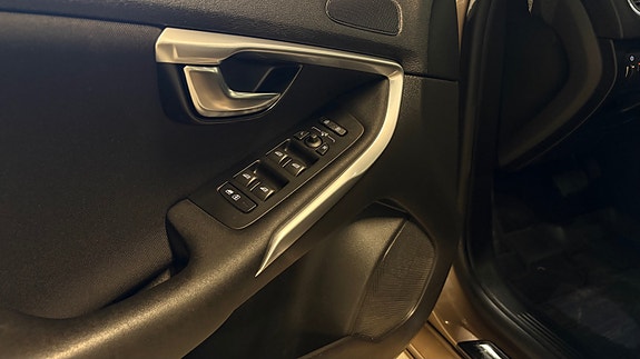 Volvo V40 7 of 29