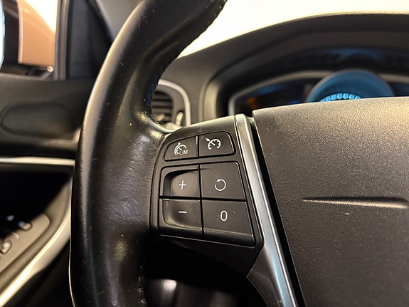 Volvo V40 17 of 29