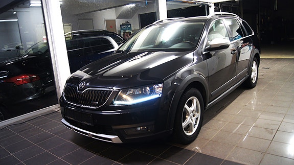 Skoda Octavia Scout 4 of 5